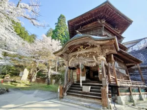 Mt. Iimori and Sazae-do Temple