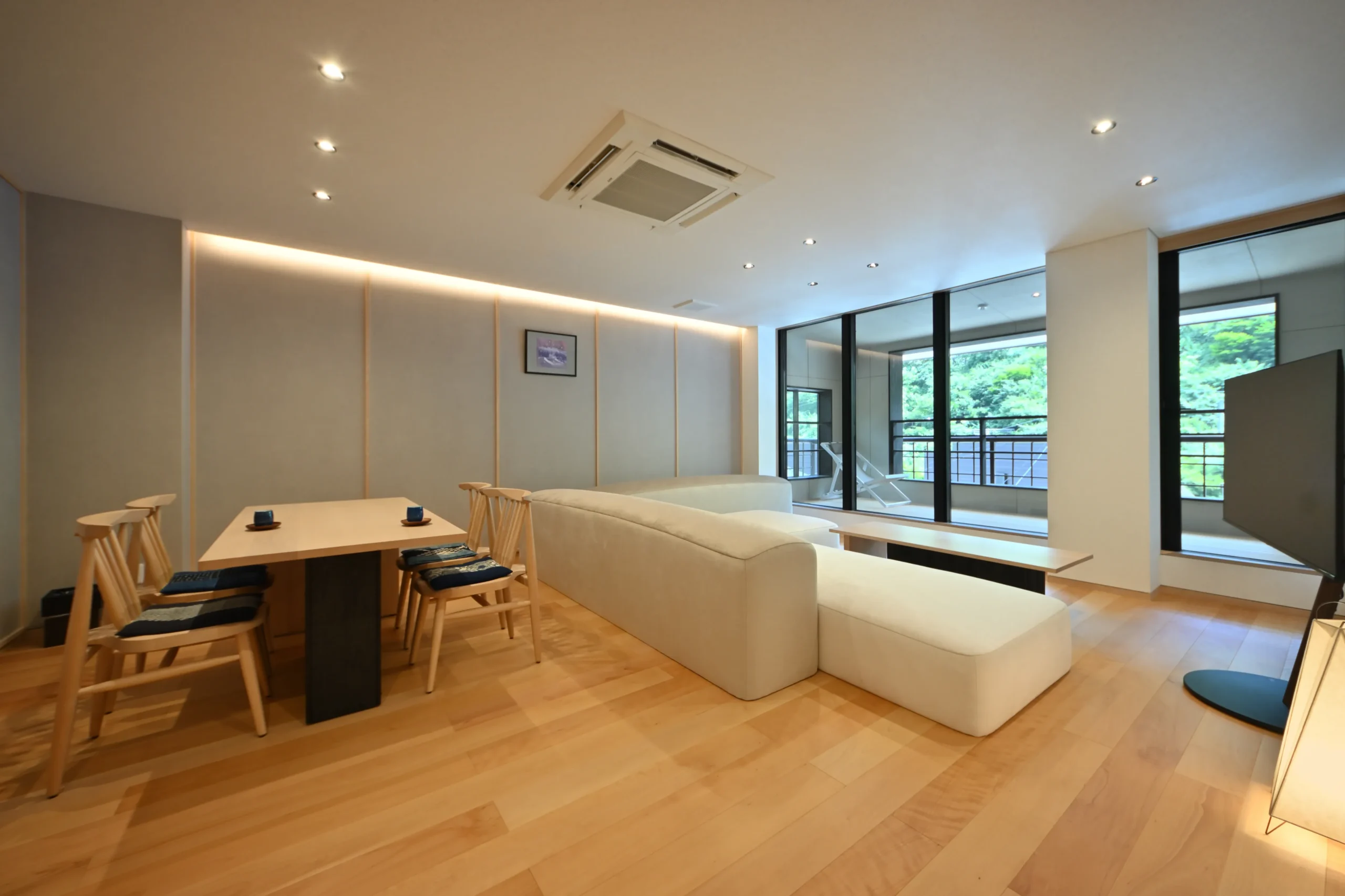 Hot Spring Suite “Yukiakari”