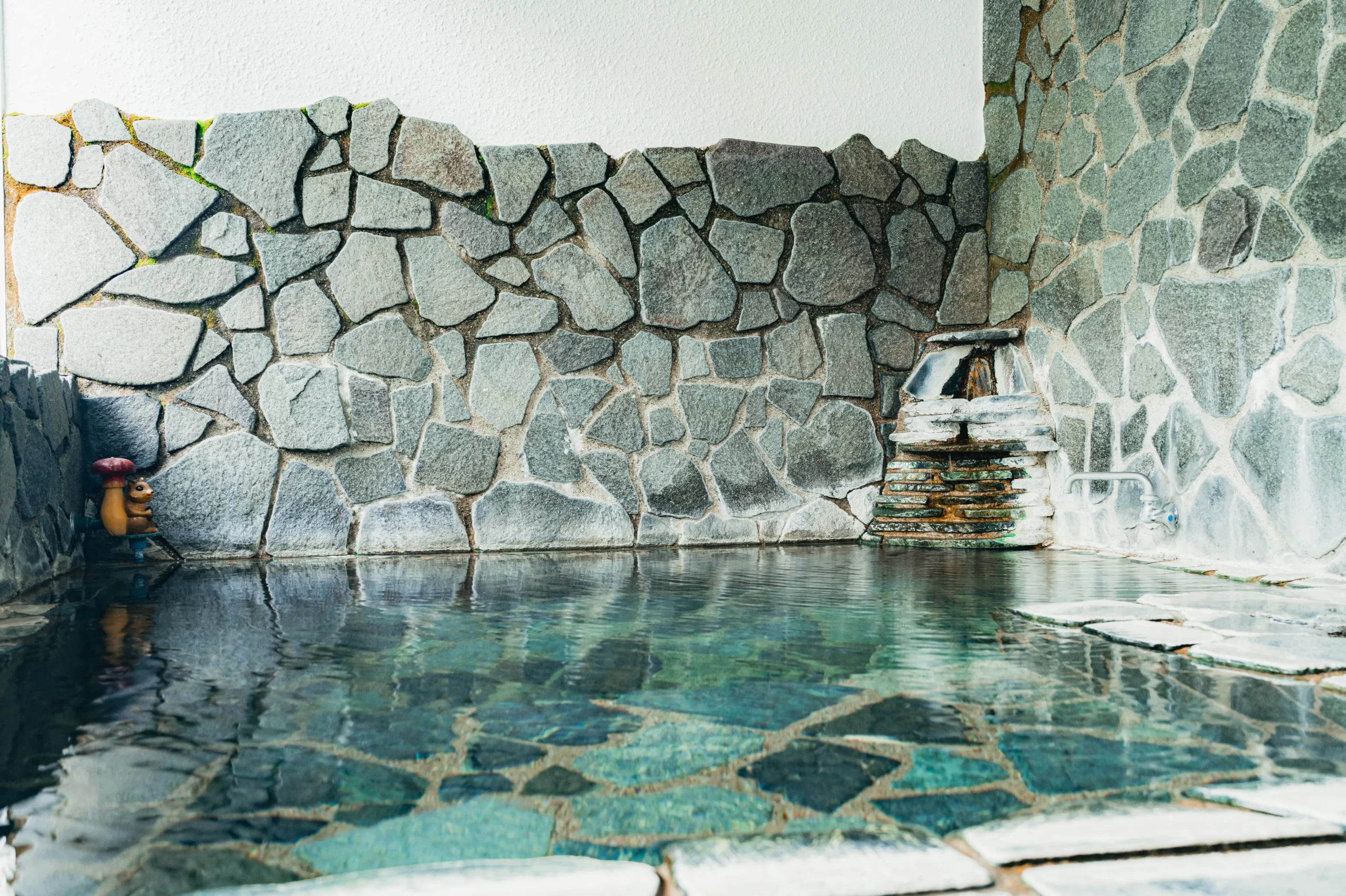 Rock bath (iwa-buro)