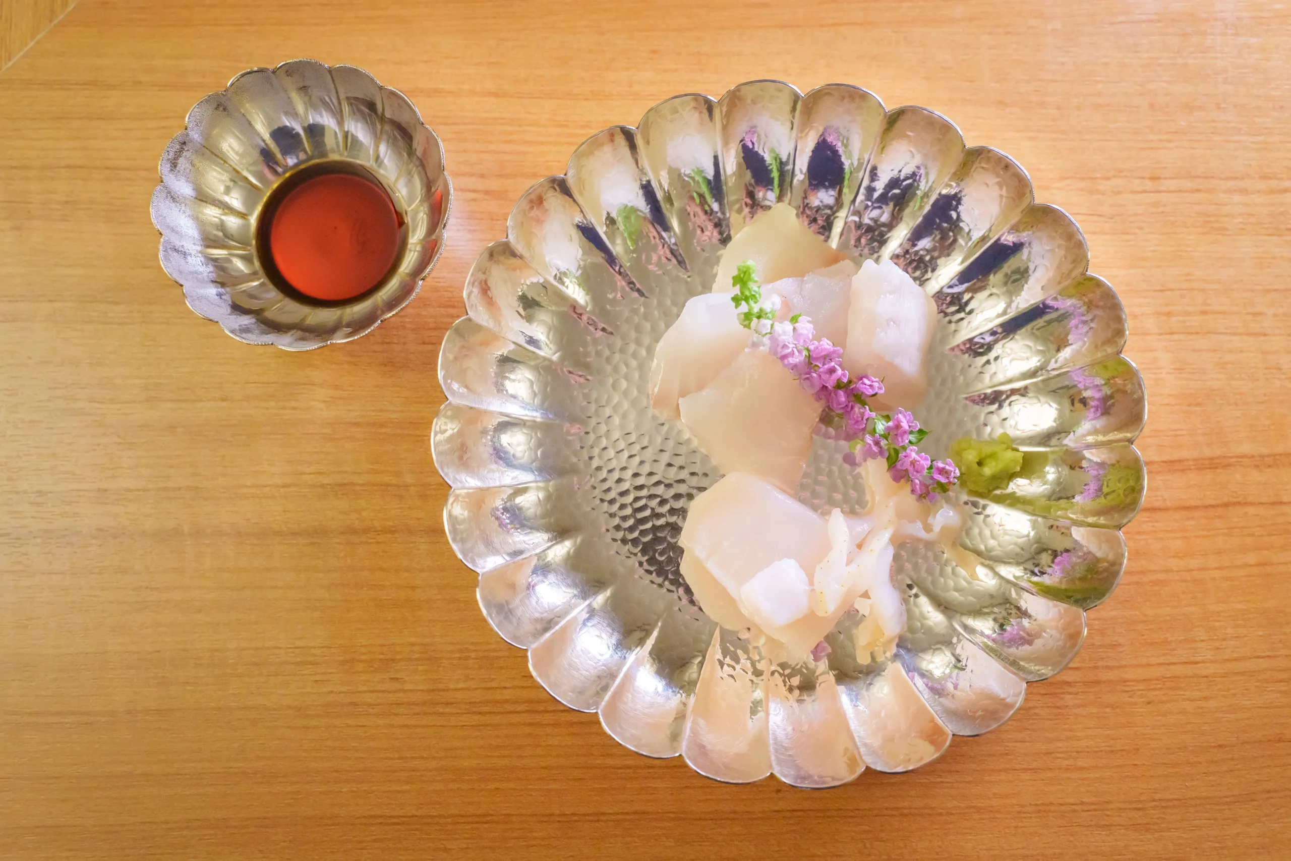 Fresh Sanriku scallops and summer flounder.