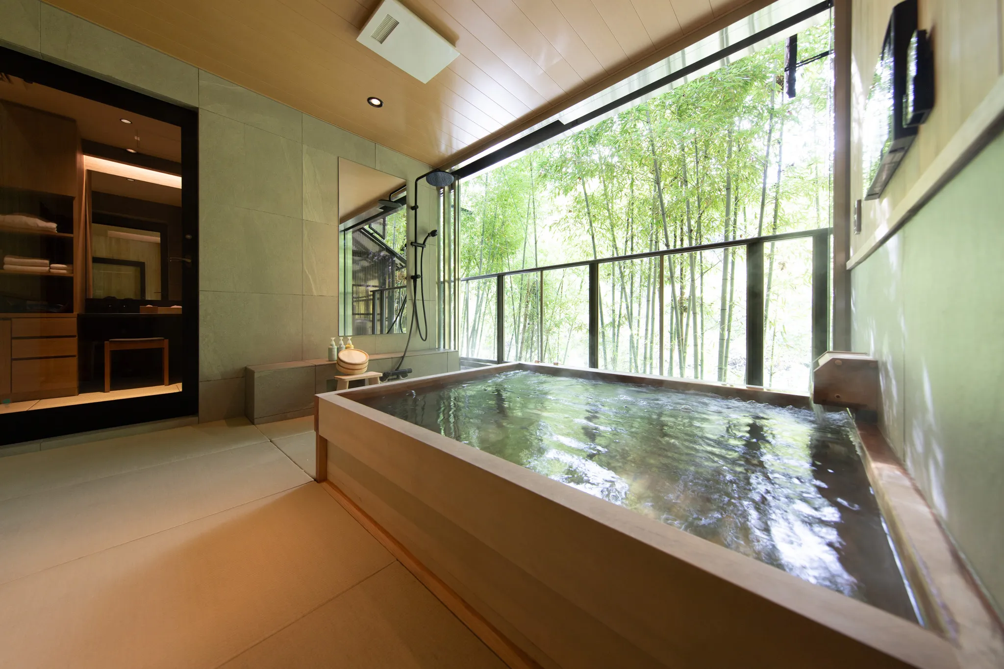 Semi Open-Air Bath (Seasonal Scenery)