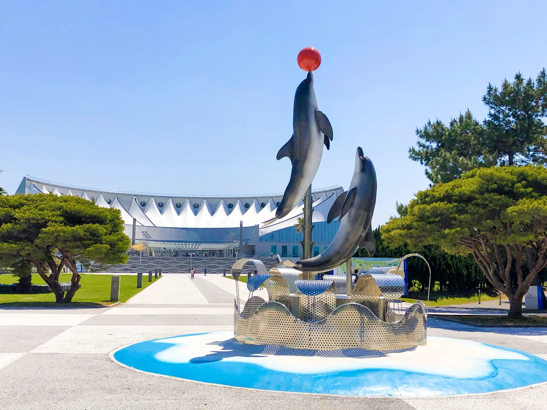 Aquarium Entrance