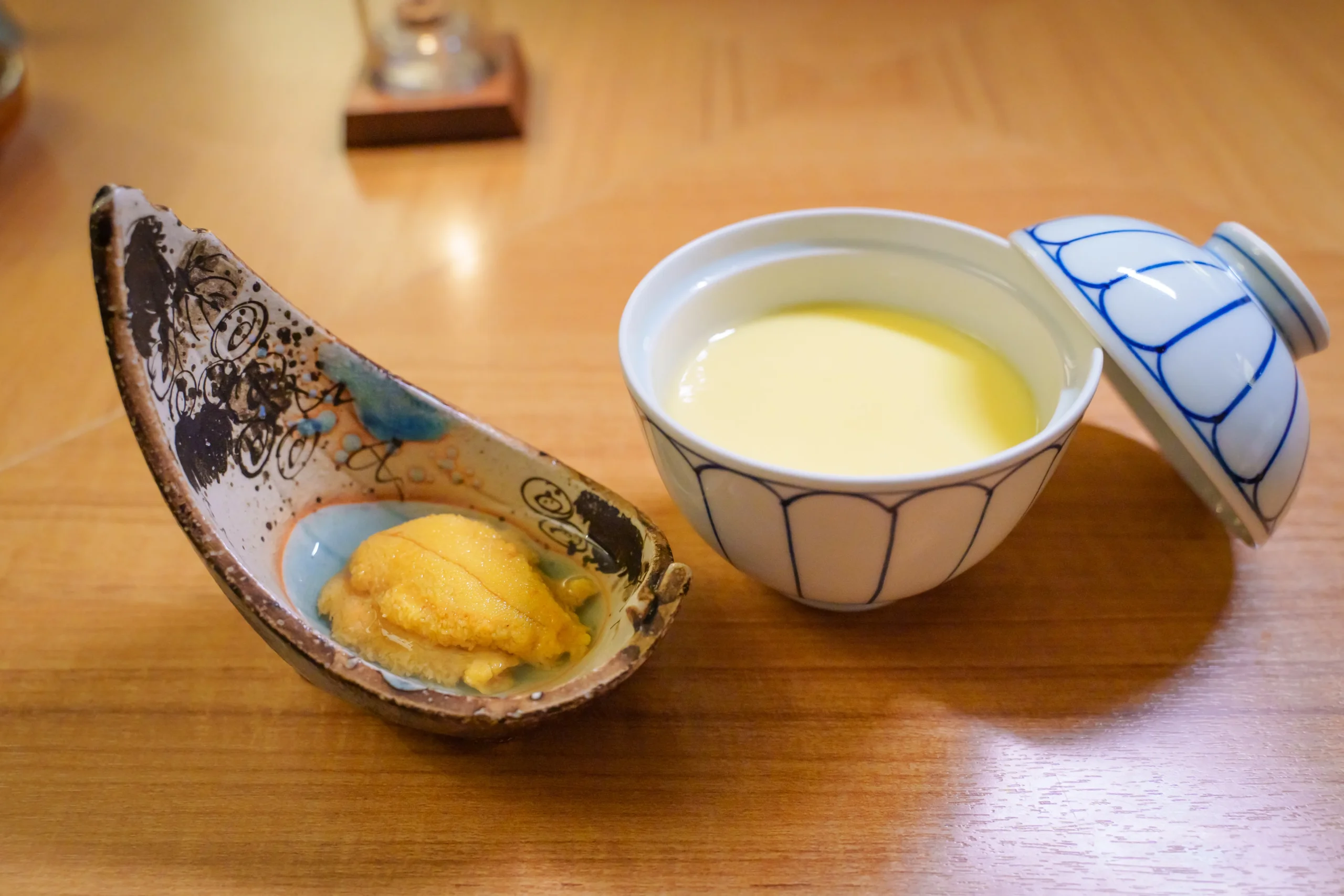 三陸生海膽以羅臼昆布水浸，會津地雞蛋蒸蛋糕