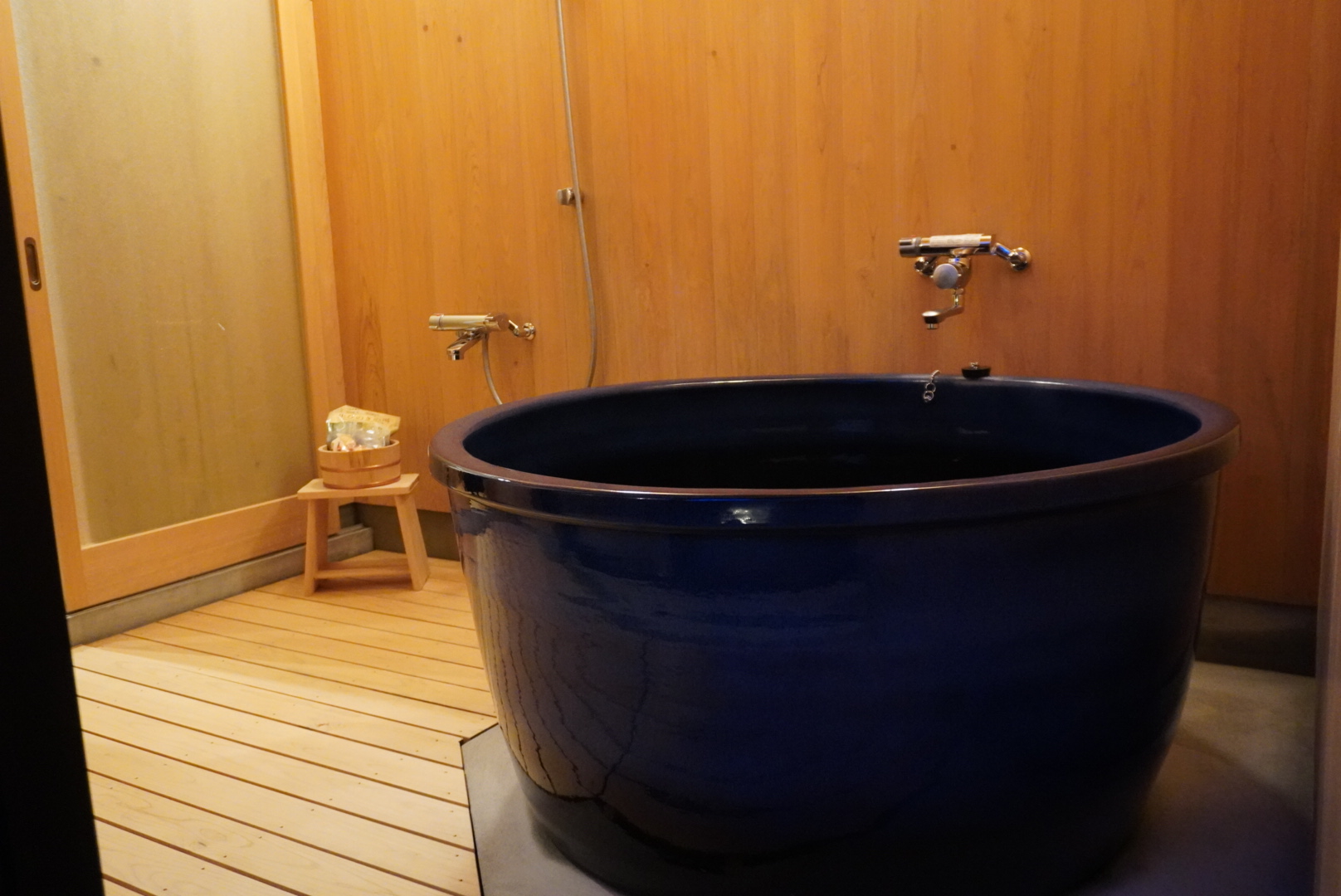 信樂燒藥湯浴池
