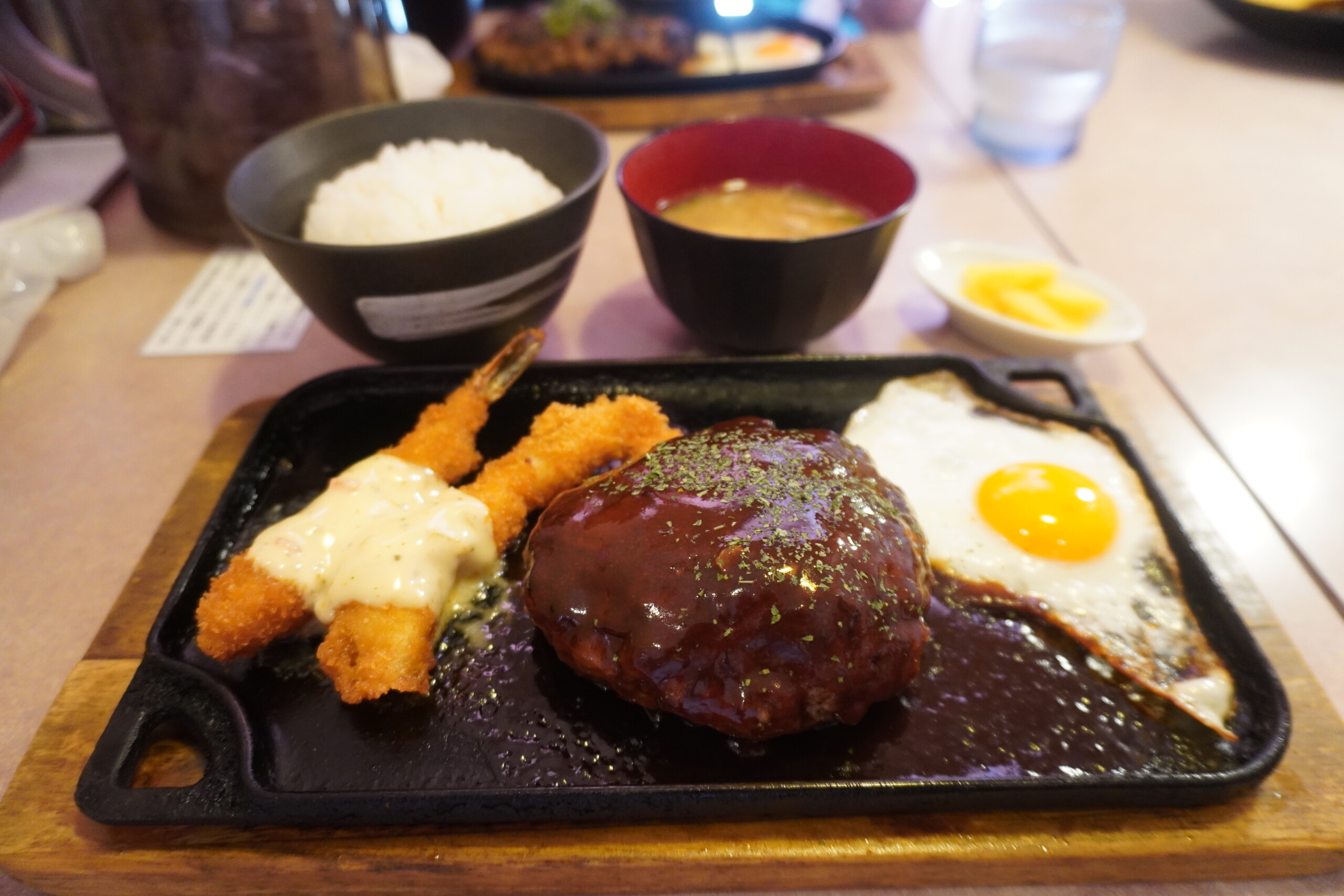 Cafe Restaulant Lilac