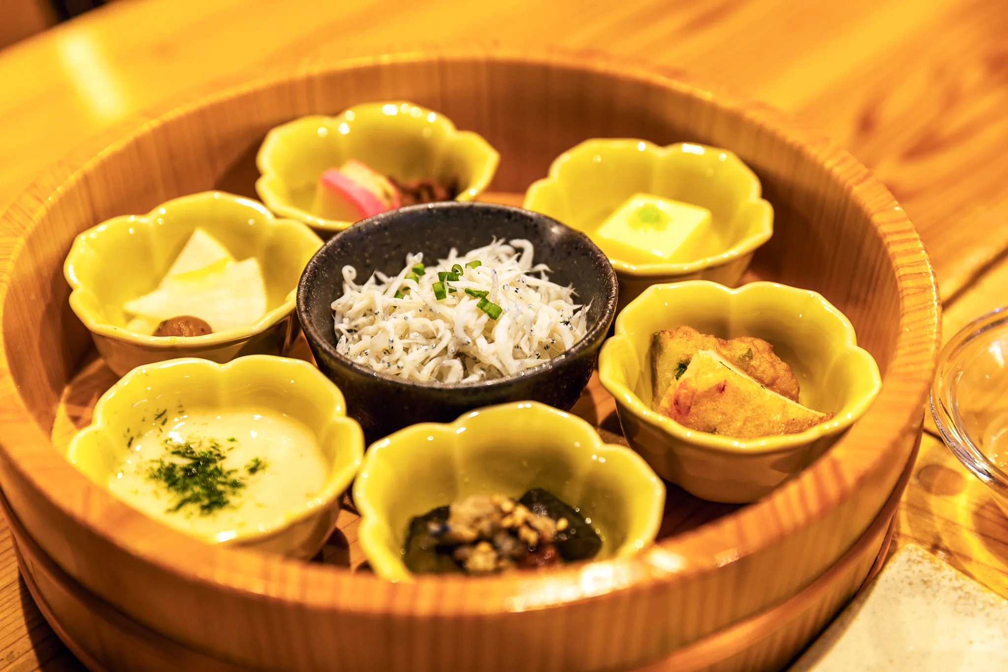 含早餐